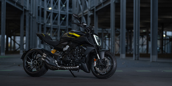 2025-ducati-diavel-v4